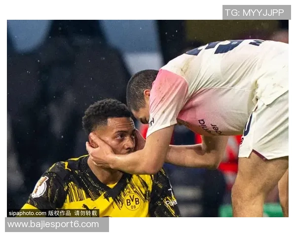 德媒报道阿德耶米将与多特蒙德高层会谈或面临罚款与禁赛风险