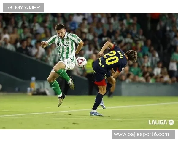 斯特拉斯堡逆转战局潘尼切利头球破门扳平比分展现实力 斯特拉斯堡逆转战局潘尼切利头球破门扳平比分展现实力