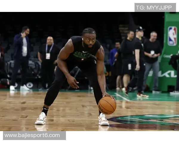 杰伦布朗称赞米诺特表现出色期待其在稳定性上持续进步 杰伦布朗称赞米诺特表现出色期待其在稳定性上持续进步