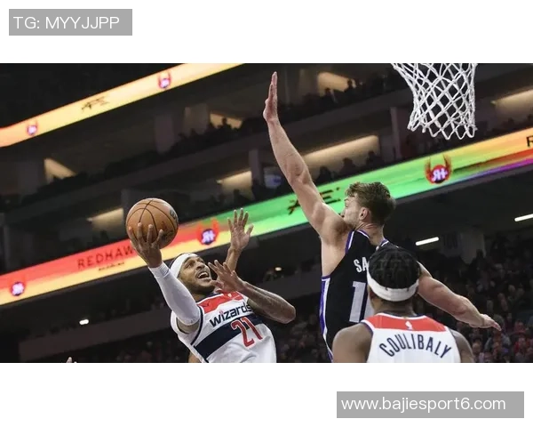 福克斯大放异彩单场28分11助助球队逆转文班缺阵的困境